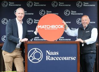 Big news 👏

We’re delighted to welcome @matchbookbettingexchange as an official partner of Naas Racecourse, sponsoring eight races across four key fixtures this flat season.

From Naas Oaks Trial Day to Ballyhane Stakes Day, Matchbook will be part of some of our most competitive and exciting racedays.

We’re looking forward to a fantastic season together 🤝

#NaasRacecourse #nurseyofchampions #FlatSeason #HorseRacing #Matchbook